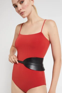 Ceinture asymétrique en cuir