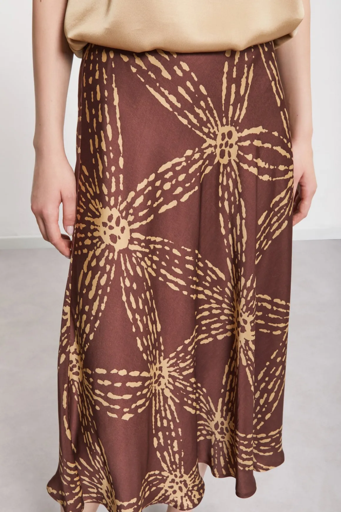 Jupe midi en satin de viscose