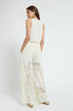 Pantalon large en dentelle