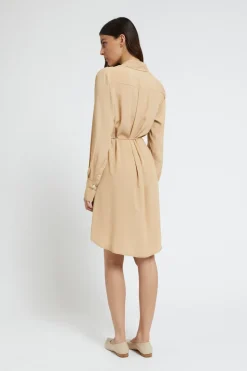 Robe chemisier courte en soie mélangée