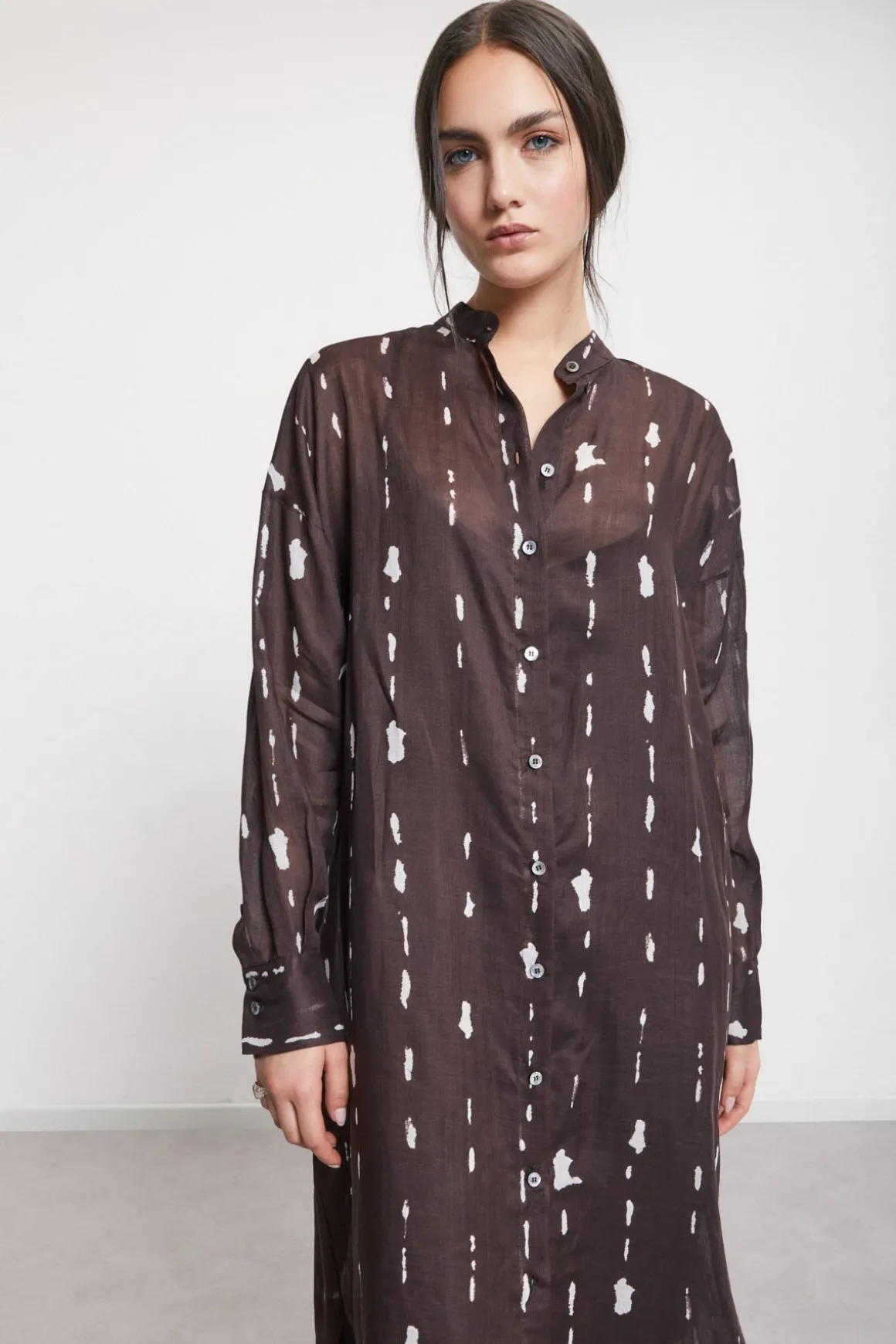 Robe chemisier midi imprimée avec col mao