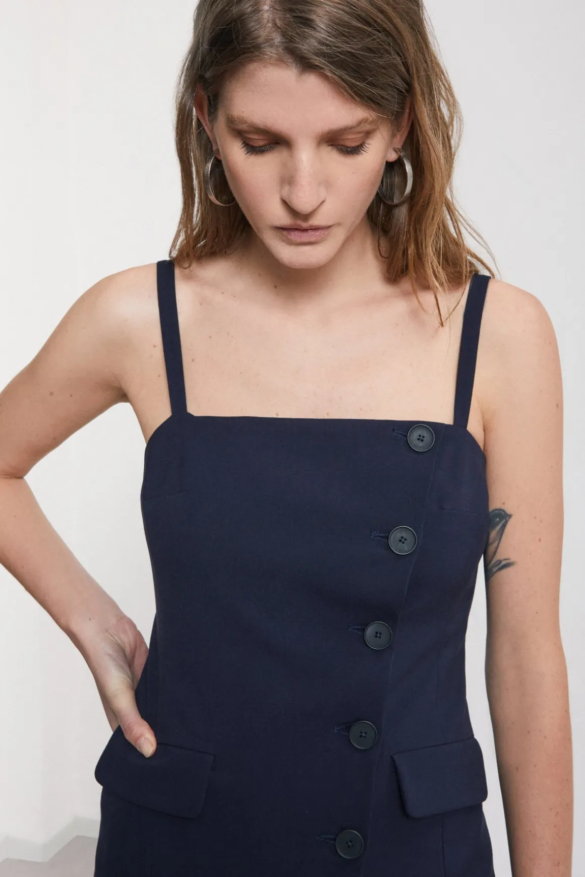 Robe courte avec boutons