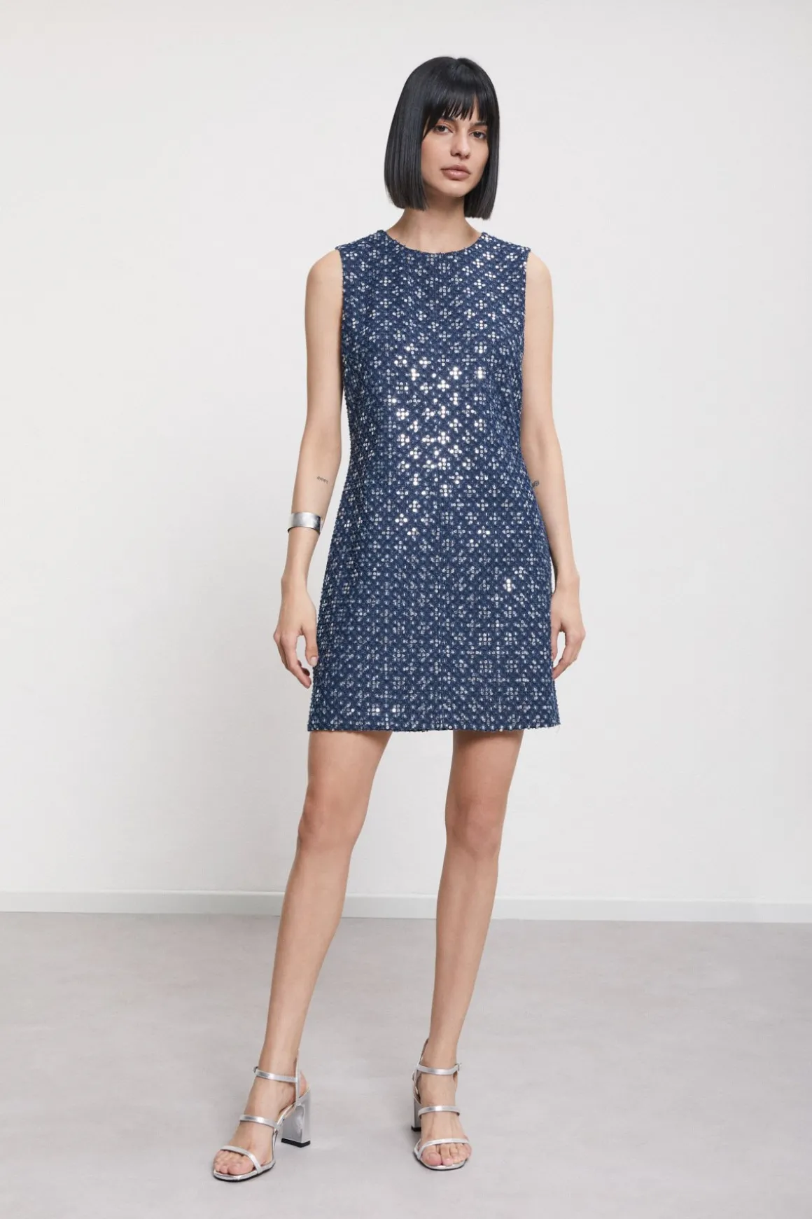 Robe courte avec paillettes