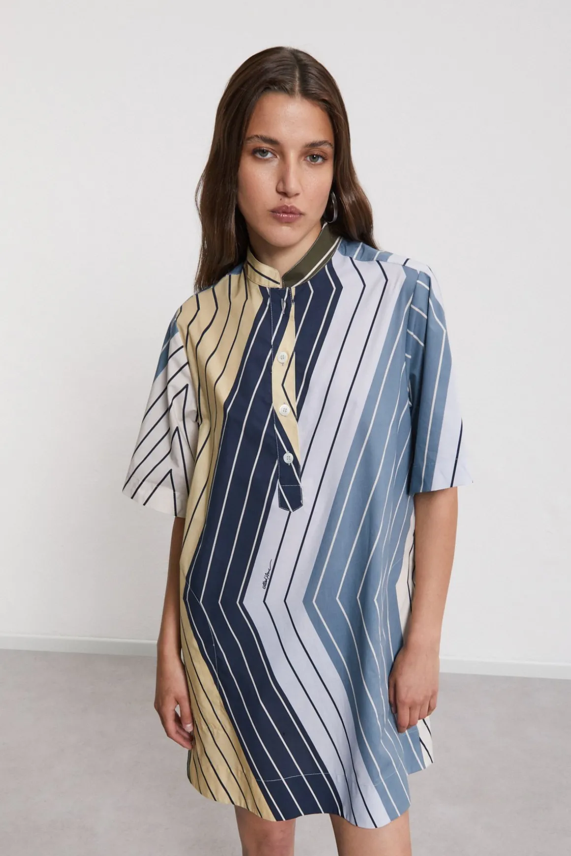 Robe courte en coton