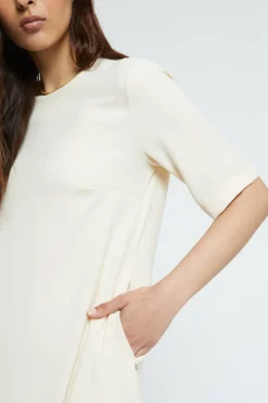 Robe courte en couleur unie