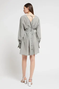 Robe courte en viscose avec petits boutons