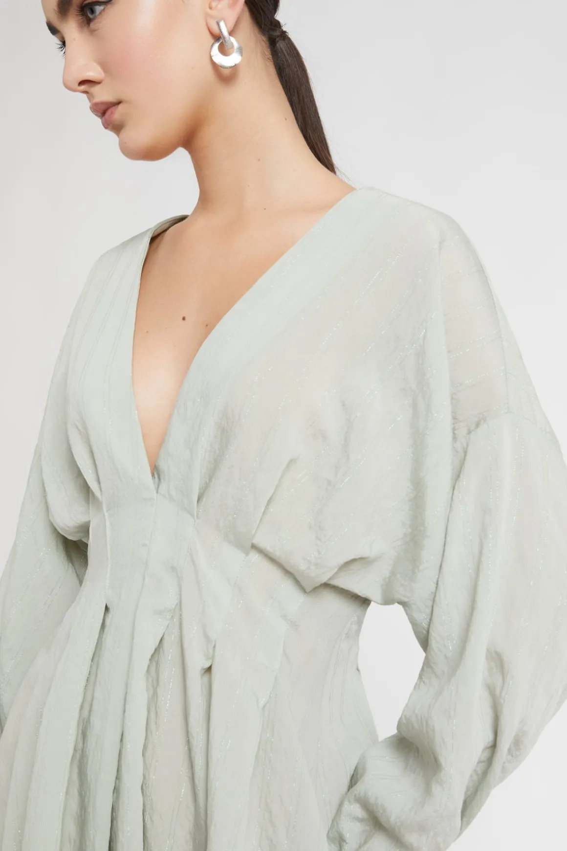 Robe courte en viscose avec petits boutons