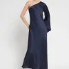 Robe longue en viscose avec épaules asymétriques