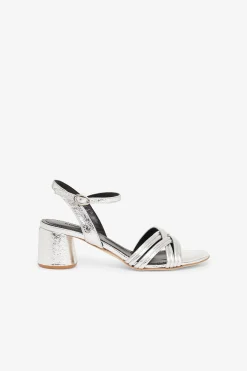 Sandales en cuir talon moyen