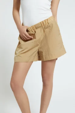 Short ultra leger
